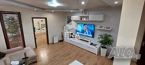 Отремонтиран тристаен апартамент до Уно Пио