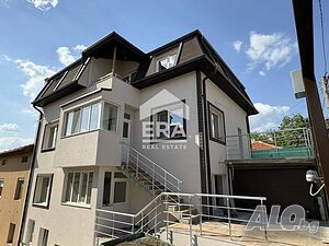 3-Етажна Къща със самостоятелни входове всеки етаж