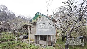 ЕРА ИмотиТе предлага за продажба Двуетажна тухлена Вила, със стопанска сграда, вилна зона Кованлъка,..