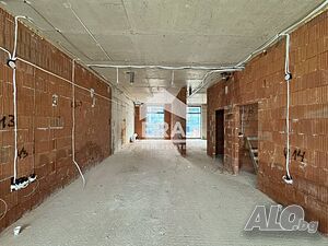 Търговски обект със статут на магазин за продажба в район с отлична локация и инфраструктура, Възраж..