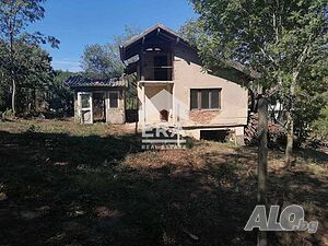 Ексклузивно! Поземлен имот за продажба, ведно с построената в него вила с таван, м-ст ”Боровец-юг”, ..
