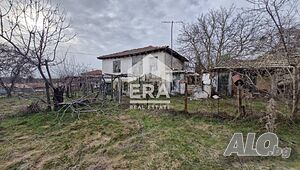 Ексклузивна къща с двор и стопанска постройка за продажба в близост до центъра на село Крумово