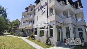 Разработен семеен хотел за продажба с механа, търговски обект и бунгала в двора, гр. Бяла, обл. Варн..