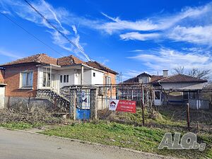 ЕРА МАКС предлага за продажба две къщи в с. Кукорево обл. Ямбол, в парцел от 1612 кв. м