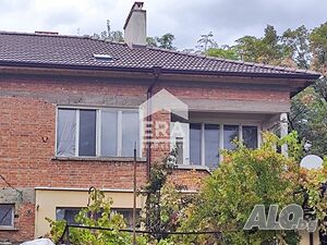 ЕРА МАКС продава етаж от къща до Поликлиниката в кв. Каргон, гр. Ямбол
