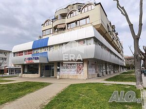 ЕРА МАКС продава магазин в бизнес сграда в Идеален Център