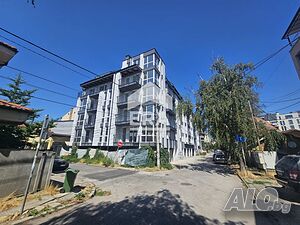 Просторен, тристаен апартамент до метростанция ”Надежда”