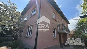 ЕРА Надежда продава двуетажна къща в гр. Перник над автогарата, гр. Перник