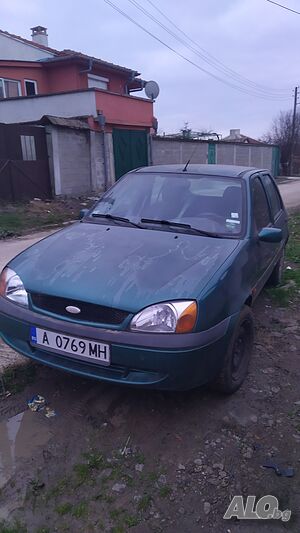 Продавам Форд фиеста