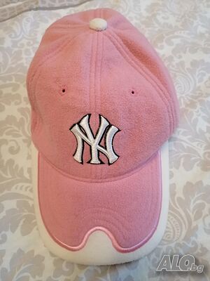 Дамска зимна шапка NEW YORK