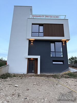Къща Горна Трака с морска панорама