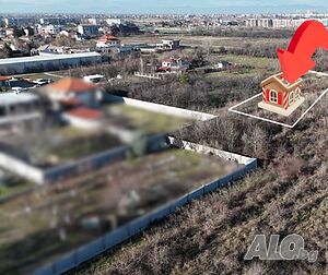 Парцел в близост до стадиона, Коматево 1111 кв.м.