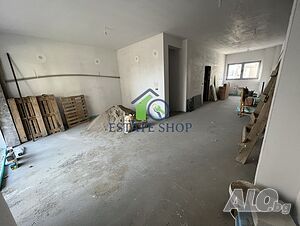 Къща с пет спални в Затворен комплекс кв. Остромила