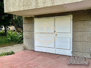 Под наем: Огромен партерен гараж в квартал Чародейка Юг