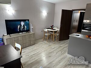 Двустаен в Лазур Бургас с асансьор и мазе