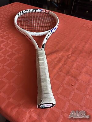 TECNIFIBRE една от личните ракети на Александър Бублик в отлично състояние 350 евро
