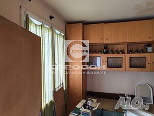 Продавам къща с голям двор в с. Кирилово