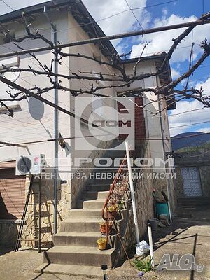 Продавам къща в град Мъглиж