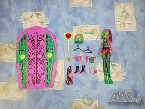 Кукла Monster High Garden Mysteries - Venus, с 19 изненади
