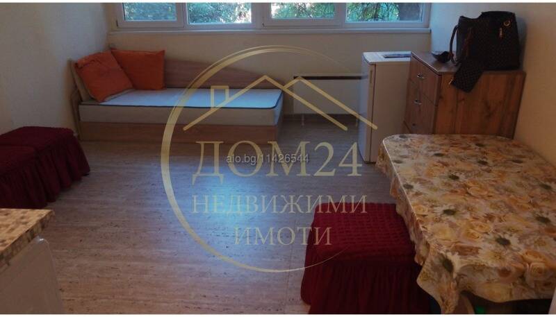 Продава боксониера