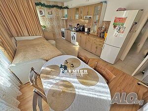 Продава се красив 2 стаен Слънчев Бряг Без Такса