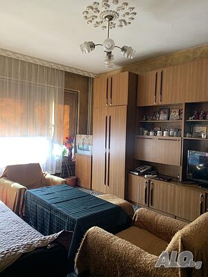 Продава се двустаен апартамент в кв. Изгрев