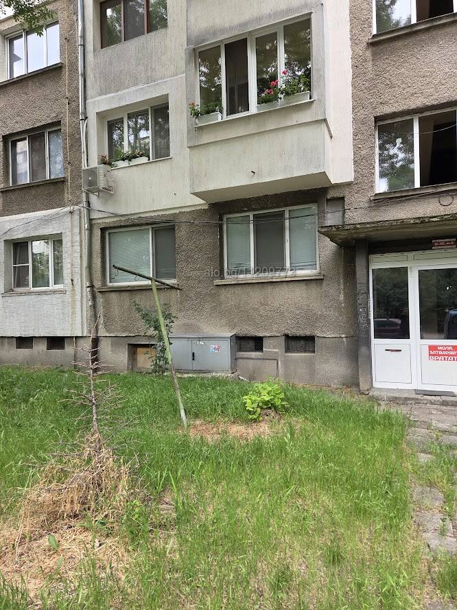 2-стаен апартамент в тухлена сграда, ул. Галичник, 1-ви етаж, коментар на цената.