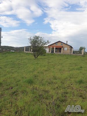 Атрактивен Парцел - Вилен имот