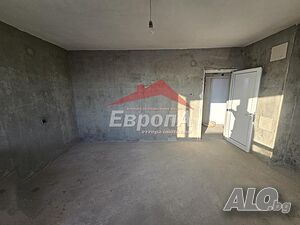 ⭐АГЕНЦИЯ ”ЕВРОПА” Продава: Тристаен апартамент/ Етаж от къща⭐