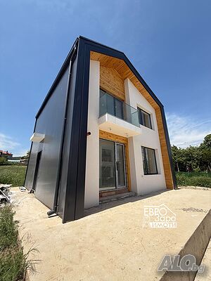 Двуетажна къща за продажба в с. Богомилово