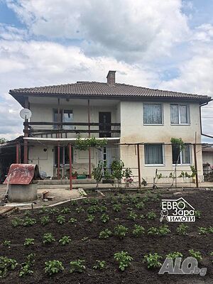 Масивна къща с гараж за продажба в село ОПАН
