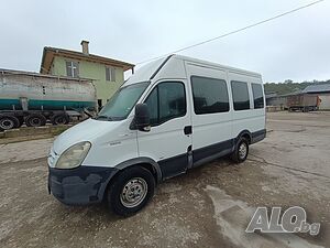 Пътнически бус Iveco 35S12 - отличен за превоз