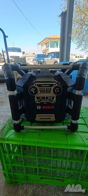 Продавам Bosch PowerBox - строително радио с контакти