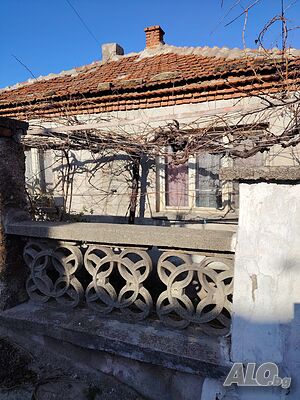 Продава масивна къща в Клуцохор