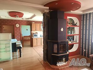 Продава обзаведена масивна къща на два етажа Двуетажна къща 128 кв.м РЗП 225 кв.м двор | Къщи, Вили | Комлука Сливен
