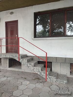 Търговско помещение на главен булевард Магазин Офис Кабинет Салон за красота Друго Място в салон за красота 25 кв.м Първи етаж | Магазини, Офиси, Кабинети, Салони | Център Сливен