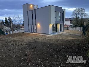 Нова самостоятелна къща с акт 16 Камбаните