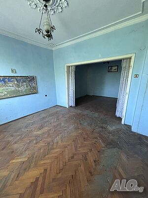 Продава се голям четиристаен апартамент кв. Славянски Многостаен апартамент 96 кв.м Тухла 1970 г. 4 етаж Последен етаж | Апартаменти | Славянски Димитровград