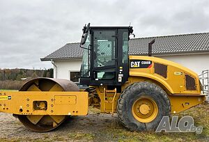 2012 Валяк CAT CS-66B