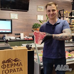 Касиер - продавач в магазин за чиста храна