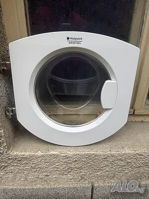 Продавам перфектна вратичка (люк) за пералня за вграждане Hotpoint-Ariston