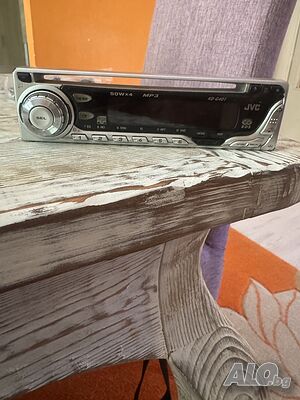 Продавам отличен преден панел за Autoradio JVC - KD-G411 CD Receiver WMA MP3 RDS