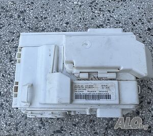 Продавам перфектна управляваща и платка за пералня Hotpoint-Ariston