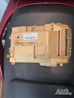 Продавам отлична управляваща платка за пералня Hotpoint-Ariston 8 кг