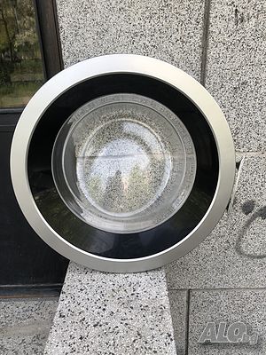 Продавам перфектен люк (вратичка) за пералня BEKO