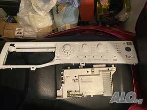 Продавам отлична управляваща и горна платка за пералня Hotpoint-Ariston WML 702- 7kg
