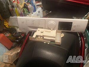 Продавам отлична управляваща и горна платка за пералня Hotpoint Ariston RSG 724 JA EU