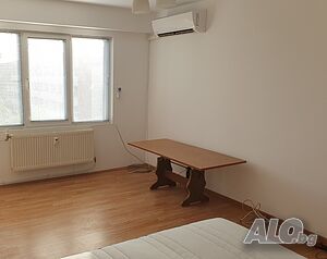 Едностаен апартамент до университета, Възраждане