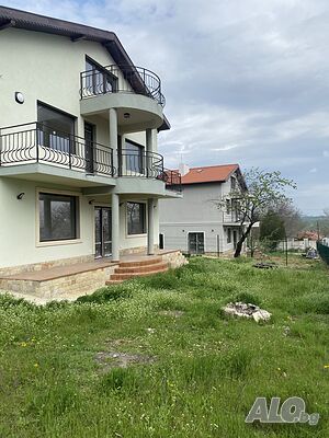 Нова къща само на 20км от град Варна
