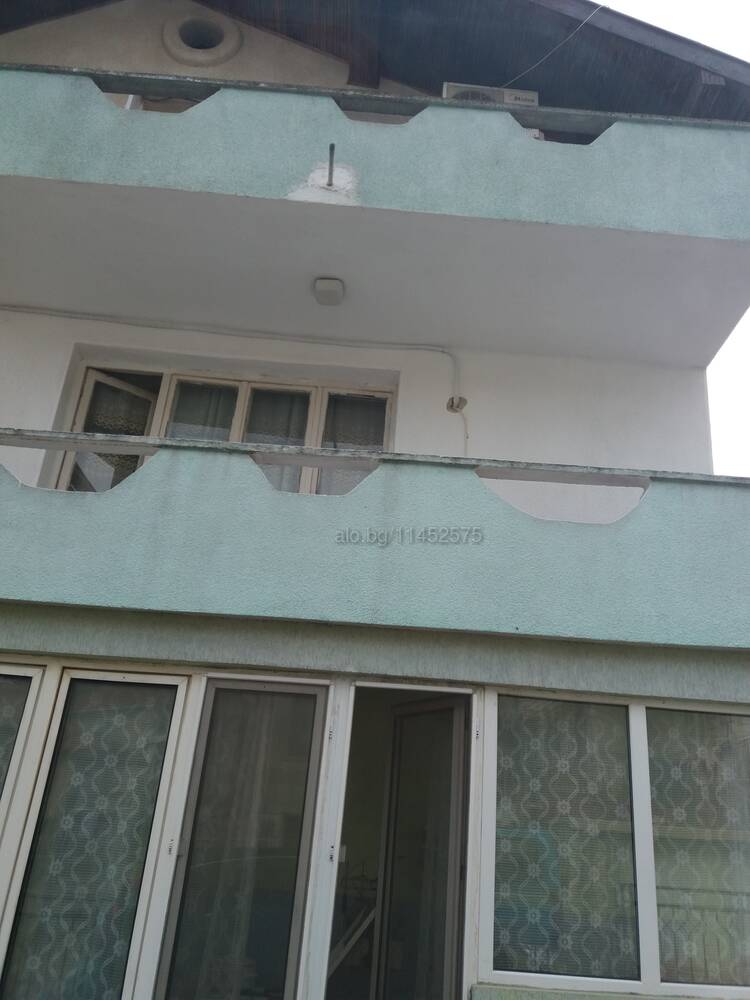 Продавам етаж от къща